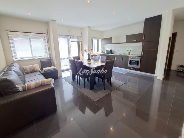 Excelente Apartamento T2 com Garagem, a 100m da praia Póvoa de Varzim