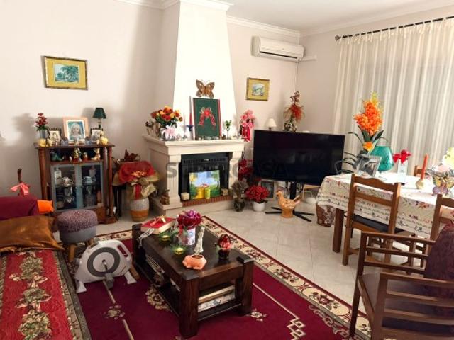 Excelente Apartamento T2 com Garagem e Sótão | Amplas Áreas | Excelente Localização