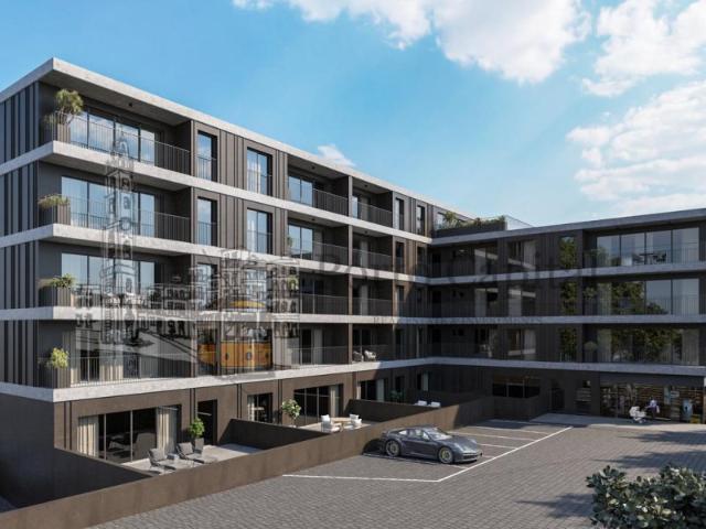 EXCELENTE APARTAMENTO T2, COM VARANDA E DOIS LUGARES DE GARAGEM, NO CENTRO DA CIDADE, A PREÇO DE LANÇAMENTO 220.000 EUROS