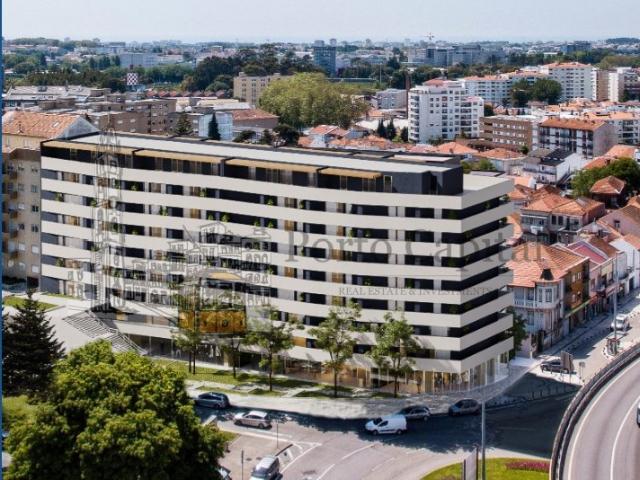 EXCELENTE APARTAMENTO T2, COM VARANDA E LUGAR DE GARAGEM NA AREOSA, A PREÇO DE LANÇAMENTO