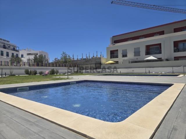 EXCELENTE APARTAMENTO T2 EM CONDOMÍNIO TAVIRA