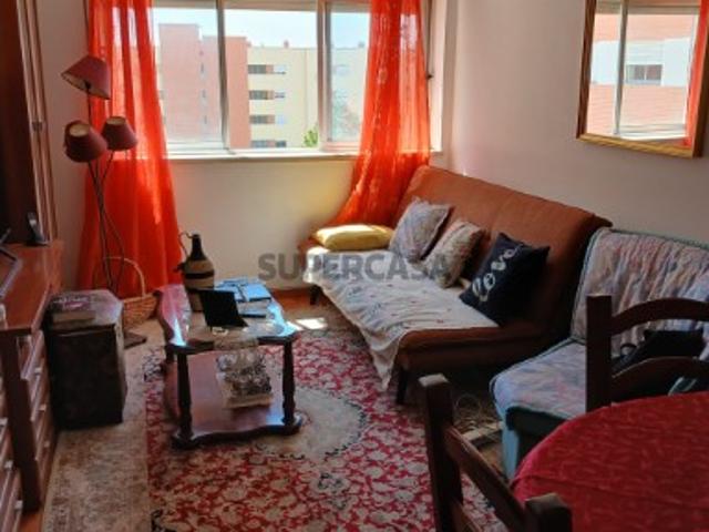 Excelente apartamento T2, em Almada