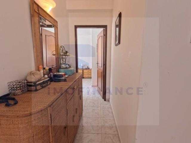 Excelente Apartamento T2, segunda linha de mar