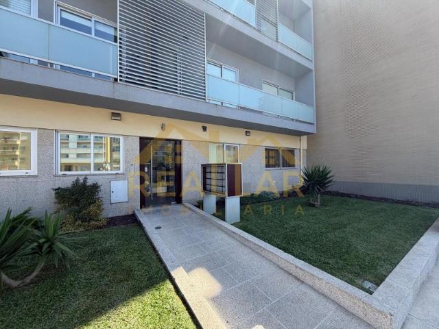 Excelente Apartamento T2 para Arrendamento na Póvoa de Varzim