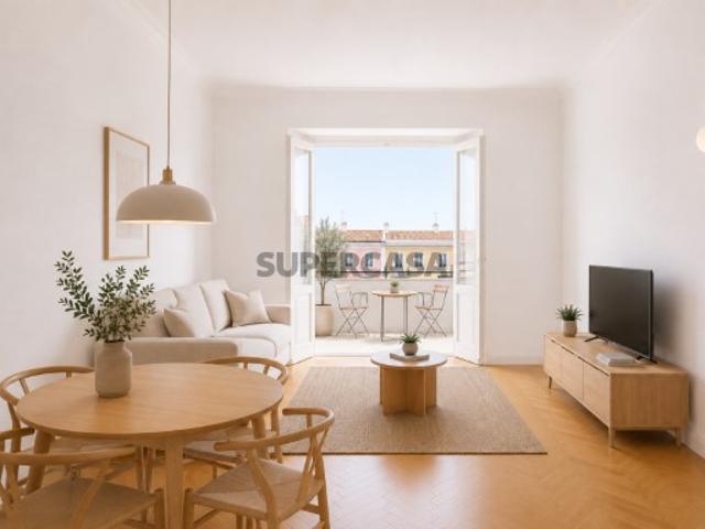 Excelente apartamento T2 remodelado junto ao Alto de Santo Amaro
