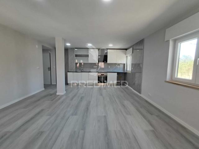 Excelente apartamento T2 renovado em Corroios