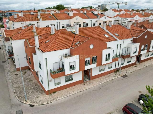 Excelente Apartamento T2 Vista Rio Centro do Montijo
