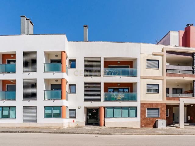 Excelente Apartamento T3+1 Duplex na Quinta da Fábrica, Vale de Milhaços