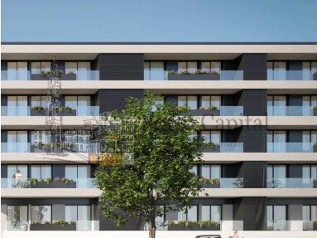 EXCELENTE APARTAMENTO T3, COM COZINHA EQUIPADA INCLUINDO MAQUINA DE LAVAR A ROUPA E LOIÇA, VARANDA E UM LUGAR DE GARAGEM, NO CENTRO DE RIO TINTO, A PREÇO DE LANÇAMENTO 287.500 EUROS