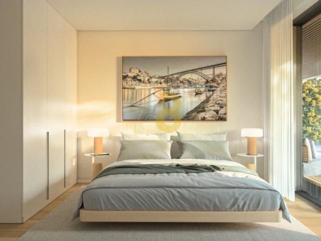 Excelente apartamento T3, com 24m2 de espaço exterior, dois lugares de garagem e arrumos