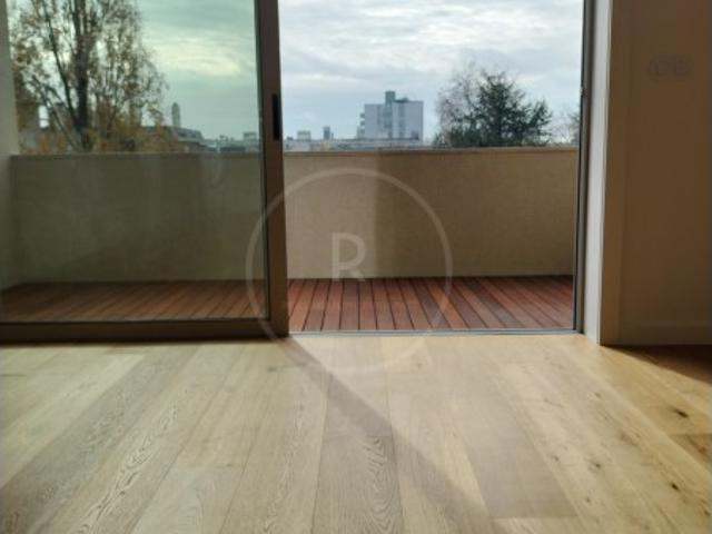 Excelente apartamento T3 completamento renovado