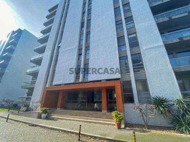 Excelente apartamento T3 em condomínio fechado em Moreira da Maia