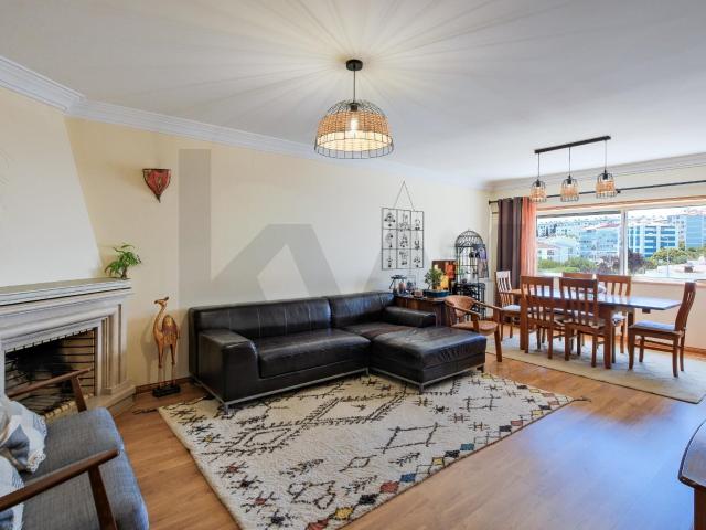 Excelente apartamento T3 na Quinta dos Gafanhotos, Carcavelos