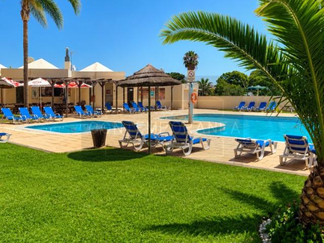 Excelente apartamento T3 renovado com piscina em Albufeira Portugal