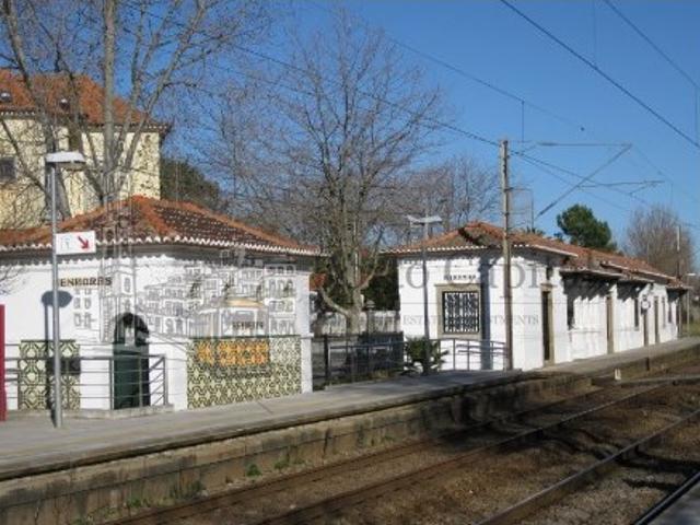 EXCELENTE APARTAMENTO T4, COM TERRAÇO, ARRUMO E 3 LUGARES DE GARAGEM, EM V. N. DE GAIA JUNTO AO MAR, A PREÇO DE LANÇAMENTO