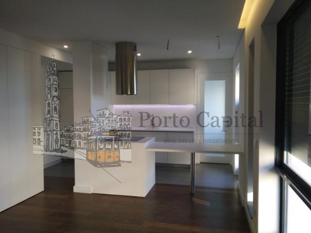 Excelente Apartamento T4 Totalmente Remodelado na Boavista Porto