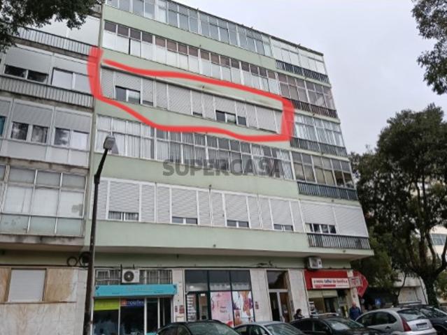 Excelente apartamento T 2 em Benfica Lisboa