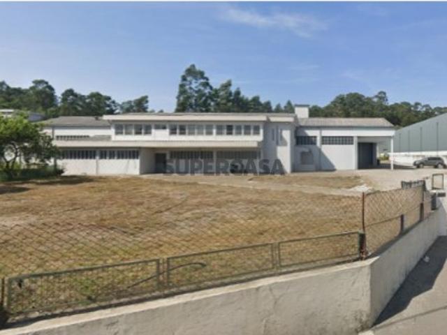 EXCELENTE ARMAZEM EM PLENA ZONA INDUSTRIAL DA MAIA COM 1.664 M2 COM POSSIBILIDADE DE CONTRUÇÃO DE OUTRO ARMAZEM COM 900 M2 INSERIDO NUM TERRRO 12.000 M2