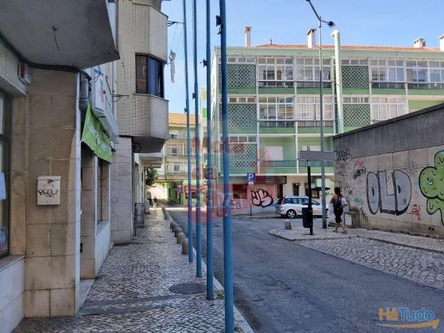Excelente Garagem em Cacilhas | 26084088012