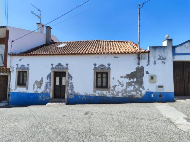 Excelente Investimento!Moradia para venda perto da Lourinha