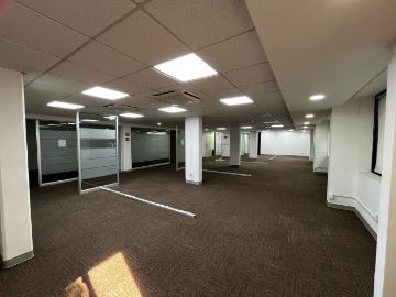 Excelente oficina acondicionada de 434 m3 rentables en corredor Reforma