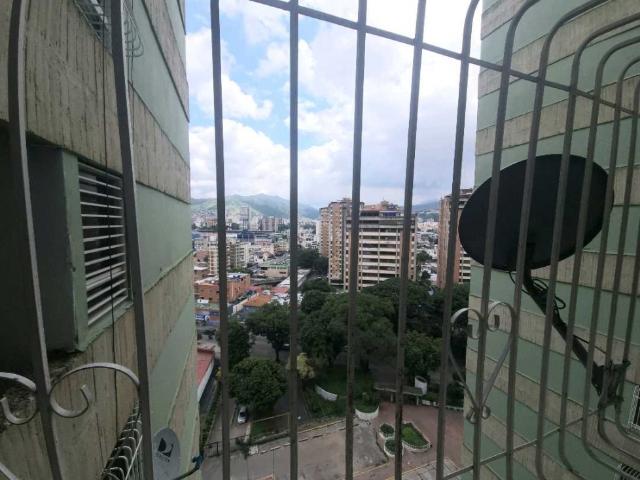 Excelente Opción en la Urbanizacion El Paraíso 2 hab 2 baños 1 p/e