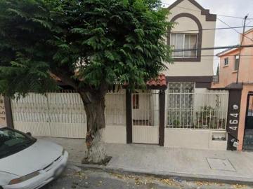 ¡EXCELENTE OPORTUNIDAD! Casa en venta en Acueducto, Saltillo, Coah