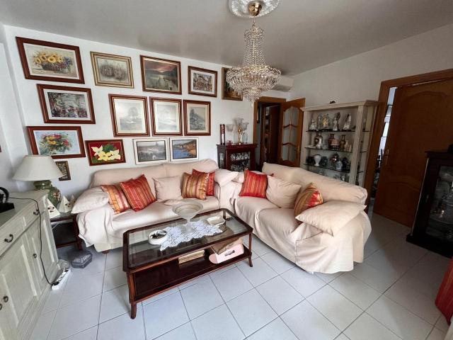 Excelente oportunidad de adquirir un piso en venta en Benido. 90m² Benidorm