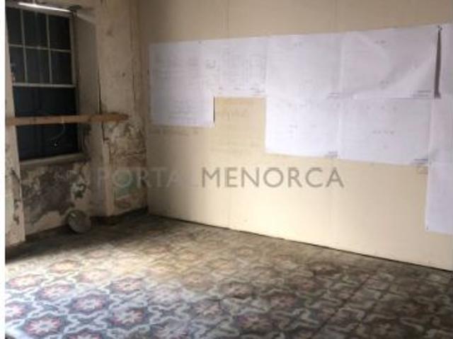 Excelente oportunidad de reforma e inversión en el corazón de Es Castell