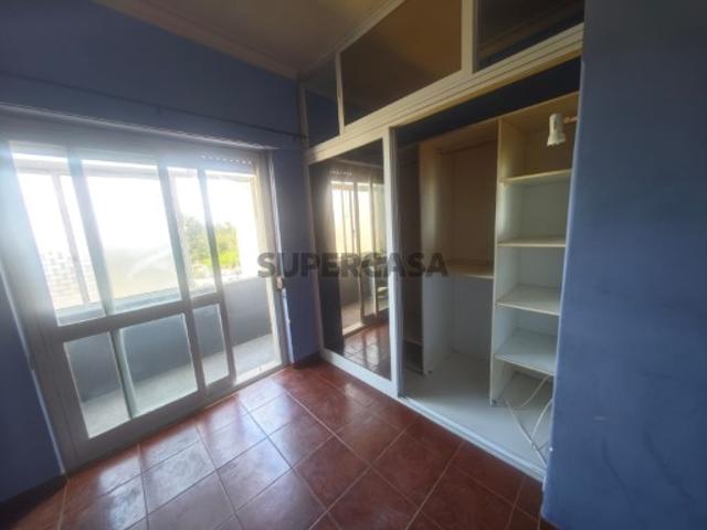 Excelente Oportunidade de Investimento | T3 Transformado em T4 Duplex c/ Sótão | Arrentela Seixal