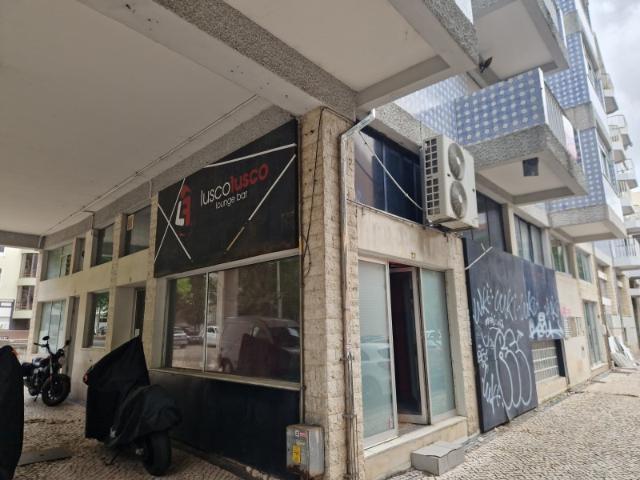 Excelente Oportunidade de Investimento no Bairro do Liceu: Espaço Versátil com Enorme Potencial