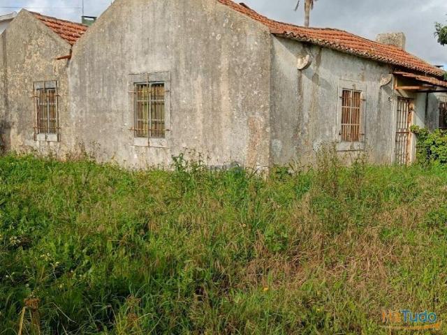 Excelente oportunidade para construção de 1 ou 2 moradias total 880m2 em 2 pisos + cave | 26064062518