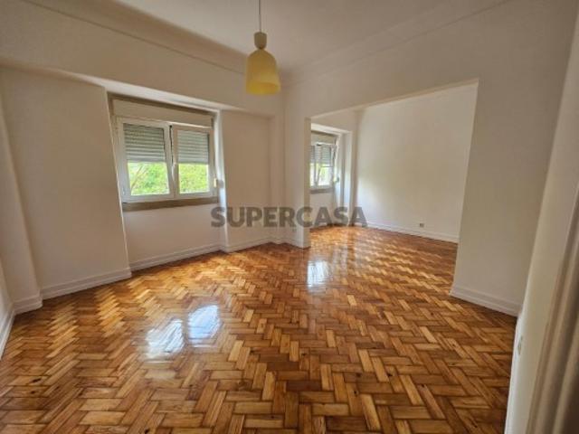 Excelente Oportunidade T2+1 nas Avenidas Novas | Av. 5 de Outubro