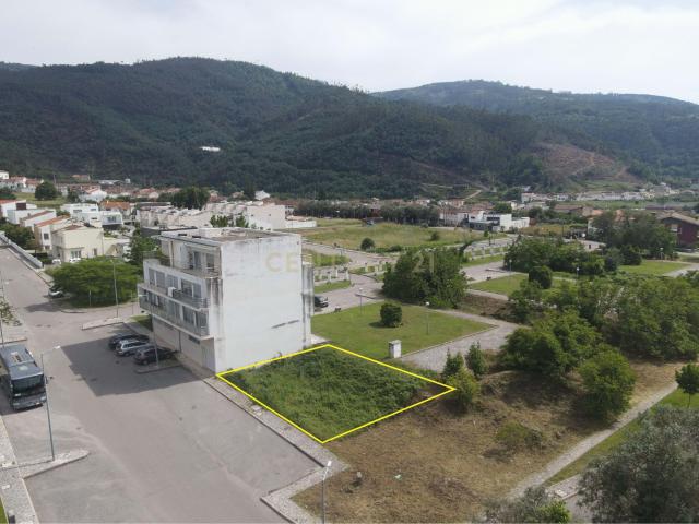 Excelente Lote de construção com projecto para 8 apartamentos