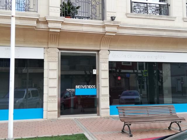 EXCELENTE OFICINA COMERCIAL. DIVISIBLE