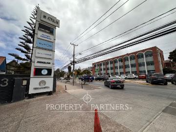 Excelente Local comercial en Edificio Atrium