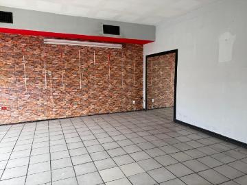 Excelente local comercial en renta sobre Av. Universidad