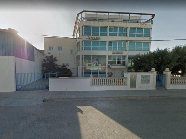 EXCELENTE LOCAL A PIE DE CALLE EN ZONA ESTRATÉGICA DE ALZIRA