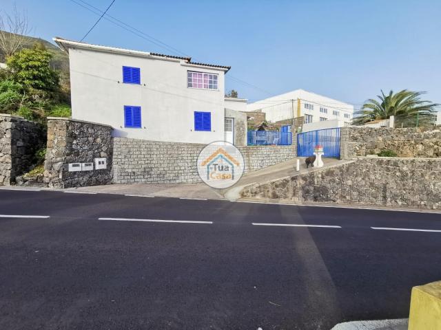 Excelente Localização na Ilha de São Jorge, Próximo de Velas e do Aeroporto, Zona Solarenga