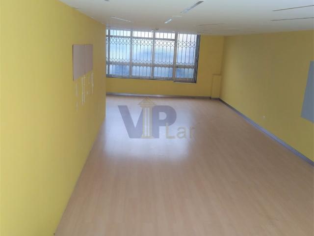 Excelente loja c/ 2 pisos + estacionamento Ao metro H.S.J. 360m² Paranhos