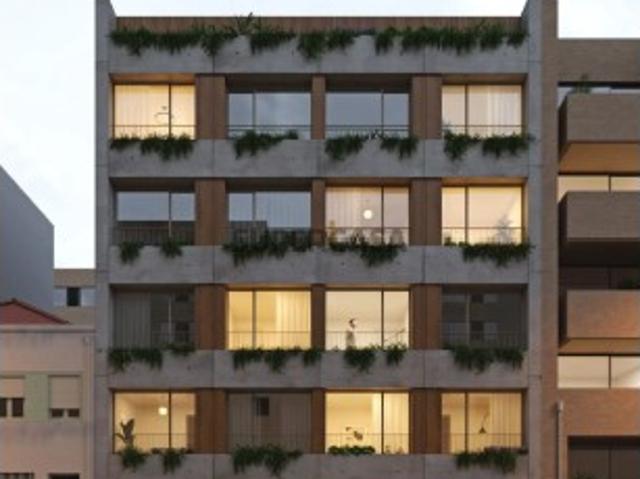 EXCELENTE LOJA EM CONSTRUÇÃO COM TERRAÇO EM MATOSINHOS SUL