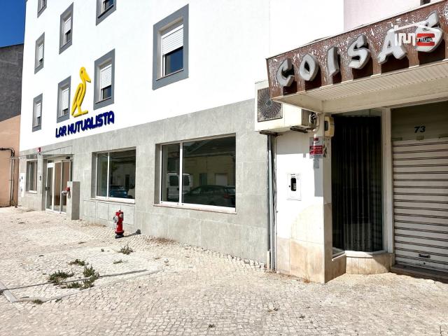 Excelente Loja No Centro do Montijo