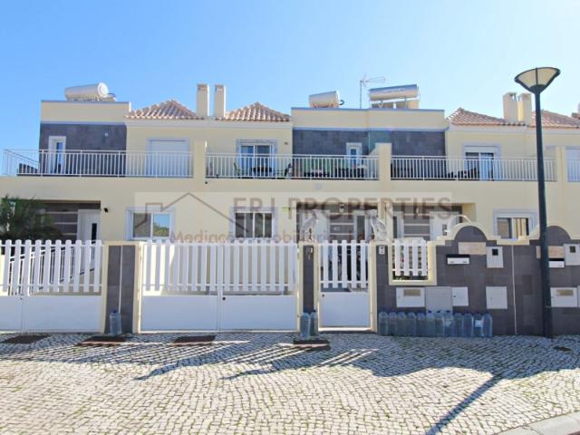Excelente Moradia T3 com piscina em Vila Nova de Cacela