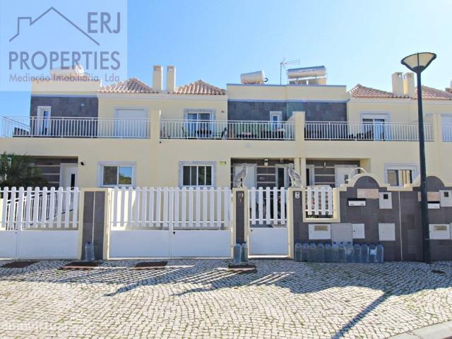 Excelente Moradia T3 com piscina em Vila Nova de Cacela