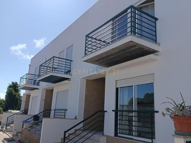 Excelente Moradia T3, espao exterior e garagem Marinha Grande