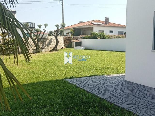 EXCELENTE MORADIA T3 INDIVIDUAL, JUNTO A PRAIA DE ESPOSENDE