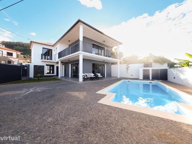 Excelente Moradia T3 no Arco da Calheta, com piscina,Jardins,vista mar