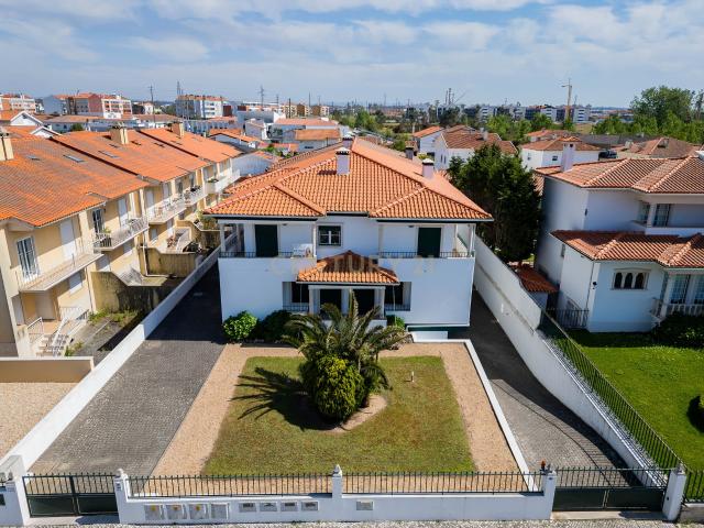 Excelente Moradia T3 no Centro da Marinha Grande