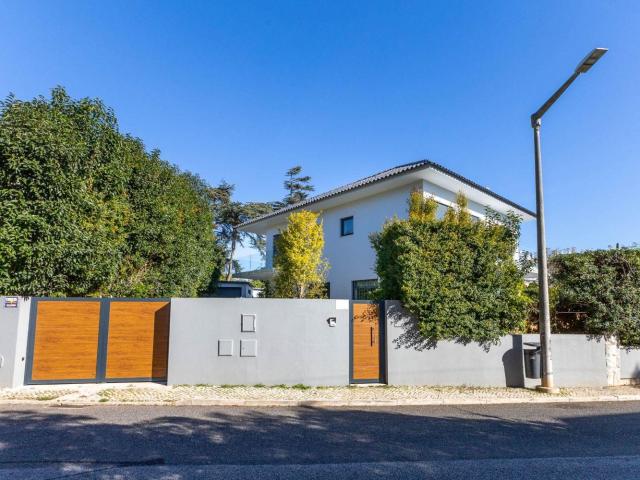 Excelente Moradia T4+1 no Bairro do Rosário 215m² Cascais e Estoril