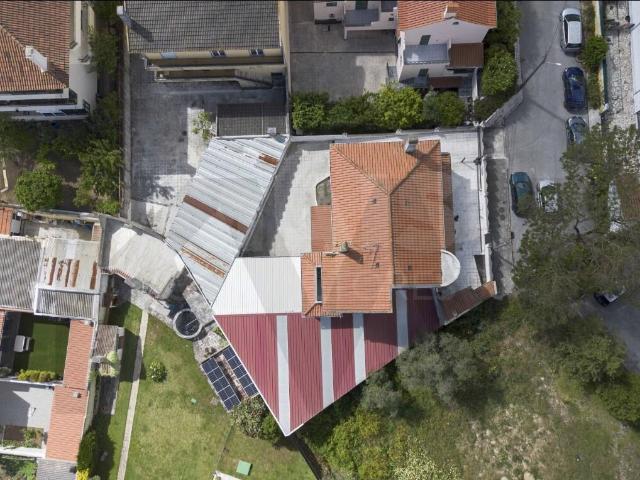 Excelente Moradia T4 Caneças